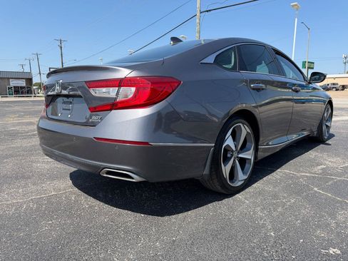 Used 2018 Honda Accord Touring image 5