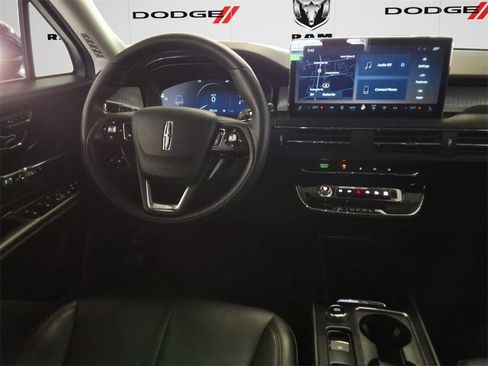 Used 2023 Lincoln Corsair FWD image 11
