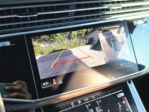 Used 2024 Audi Q8 Premium Plus w/ Premium Plus Package image 24