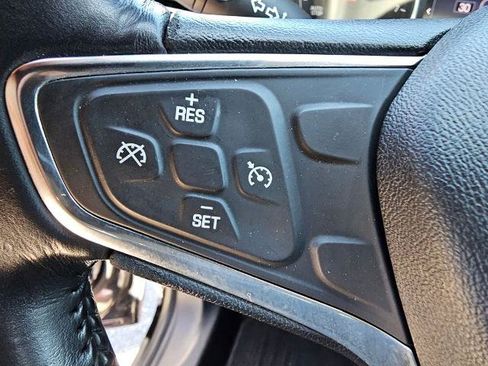Used 2019 Chevrolet Equinox LT FWD image 22