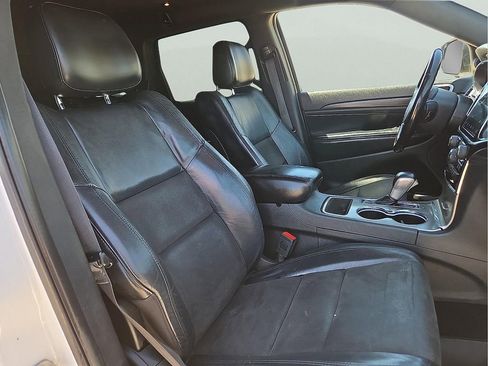 Used 2021 Jeep Grand Cherokee Laredo X RWD image 9