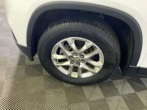 Used 2020 Chevrolet Traverse LT FWD image 40
