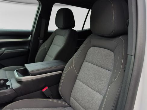 Used 2025 GMC Terrain Elevation AWD/4WD image 17