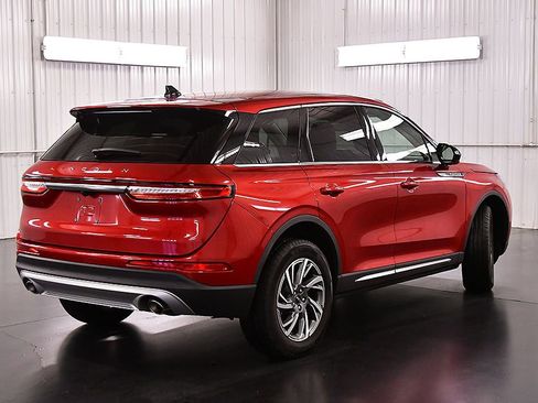 Used 2025 Lincoln Corsair AWD image 7