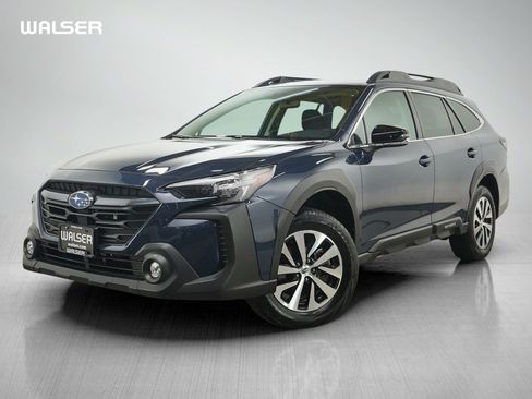 Used 2025 Subaru Outback Premium AWD/4WD image 1