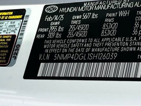 Used 2025 Hyundai Santa Fe Limited image 39