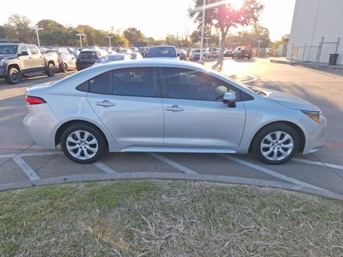 Used 2023 Toyota Corolla LE image 7