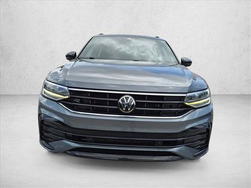 Used 2022 Volkswagen Tiguan SE R-Line FWD image 2