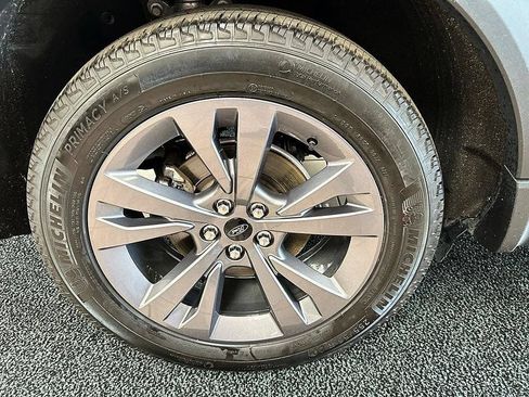 Used 2023 Ford Explorer XLT w/ Equipment Group 202A AWD/4WD image 34