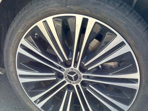 Certified 2023 Mercedes-Benz CLA 250 4MATIC image 9