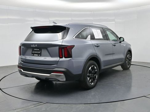Certified 2025 Kia Sorento S w/ Panoramic Sunroof Package FWD image 28