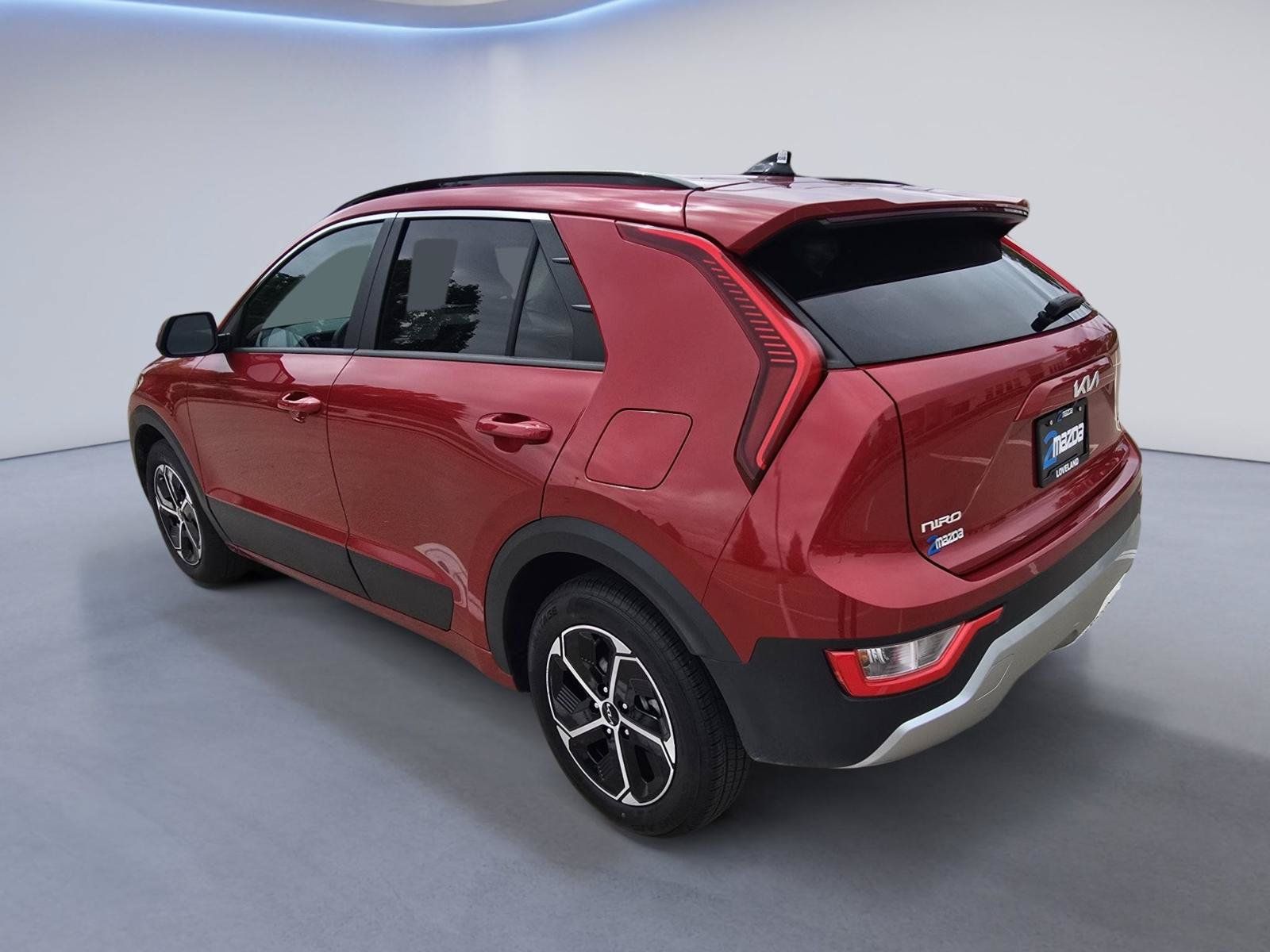 Used 2025 Kia Niro LX FWD image 3