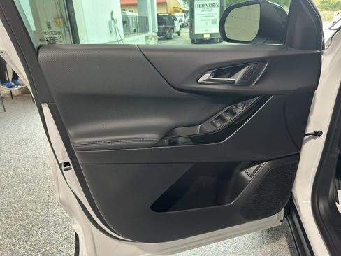 New 2026 Chevrolet Equinox LT w/ Convenience Package II image 17