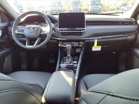 New 2024 Jeep Compass Latitude w/ Convenience Group image 9