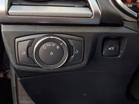 Used 2020 Ford Fusion SE image 26