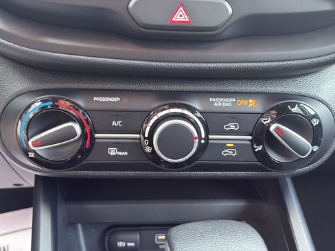 Used 2023 Kia Soul LX w/ Option Group 015 FWD image 15