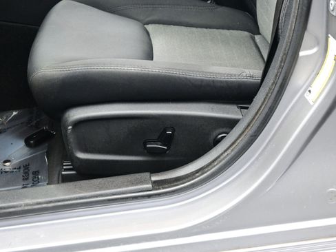 Used 2018 Chrysler 300 Touring image 11