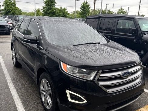 Used 2018 Ford Edge Titanium w/ Equipment Group 301A AWD/4WD image 3