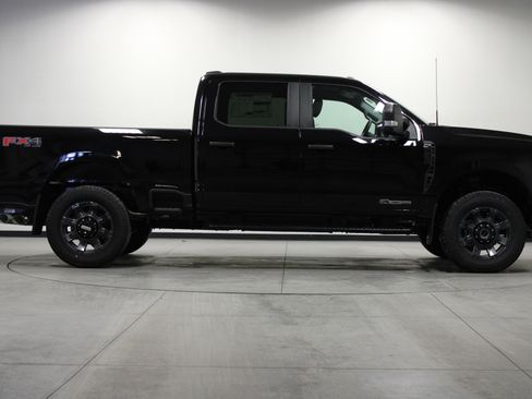 New 2026 Ford F250 XL w/ STX Appearance Package AWD/4WD image 3