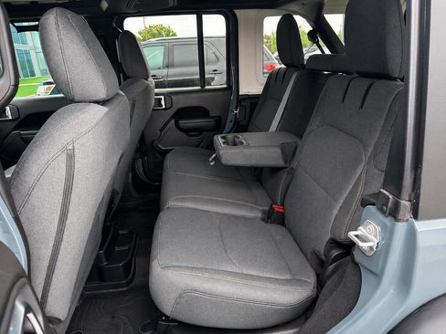 Used 2024 Jeep Wrangler Unlimited AWD/4WD image 7