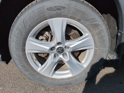 Used 2022 Toyota Highlander LE image 10