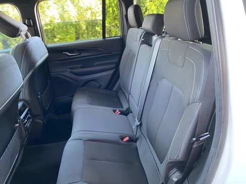 Used 2024 Jeep Grand Cherokee Laredo X w/ Trailer Tow Package image 33