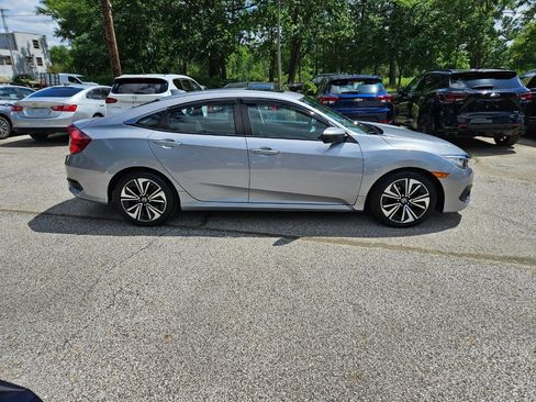Used 2018 Honda Civic EX-T image 5