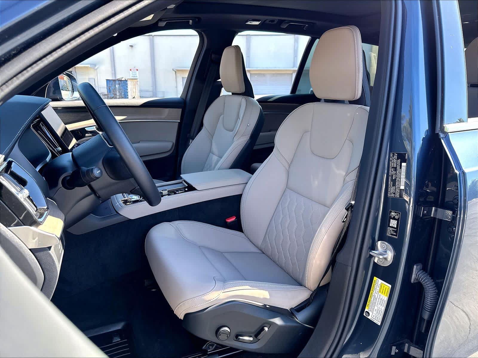 Used 2026 Volvo XC90 B6 Plus w/ Protection Package Premier AWD/4WD image 28