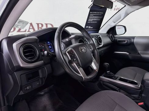 Used 2019 Toyota Tacoma SR5 RWD image 11