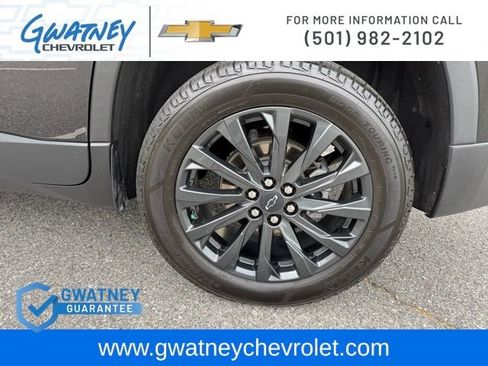 Used 2023 Chevrolet Traverse RS FWD image 9