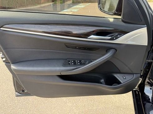 Used 2018 BMW 530i xDrive AWD/4WD image 26
