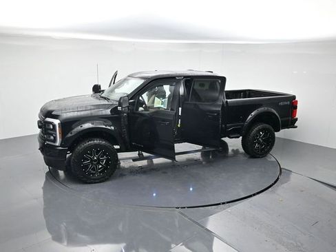 New 2025 Ford F250 XLT w/ Black Appearance Package image 43