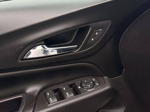 Used 2020 Chevrolet Equinox LT AWD/4WD image 19