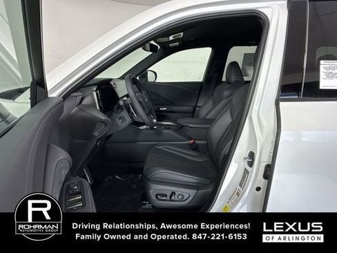 New 2026 Lexus TX 500h AWD image 4