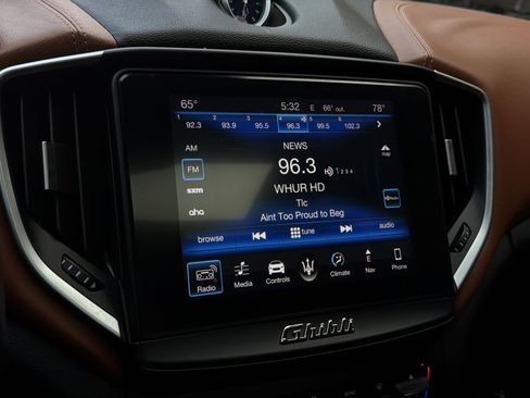 Used 2018 Maserati Ghibli RWD image 17