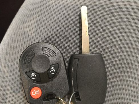Used 2017 Ford Escape SE FWD image 32