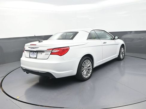 Used 2011 Chrysler 200 Limited FWD image 11