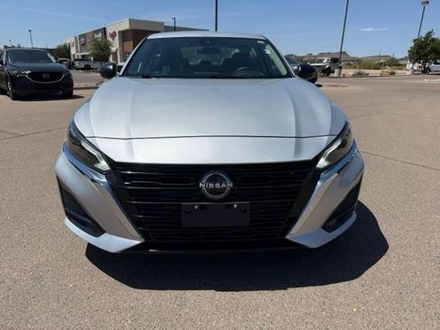 Used 2024 Nissan Altima 2.5 SV FWD image 2