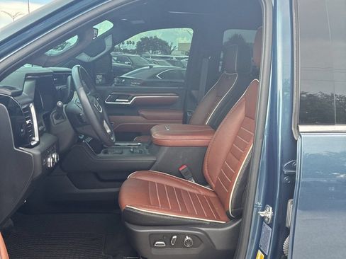 Used 2025 GMC Sierra 2500 Denali Ultimate AWD/4WD image 18