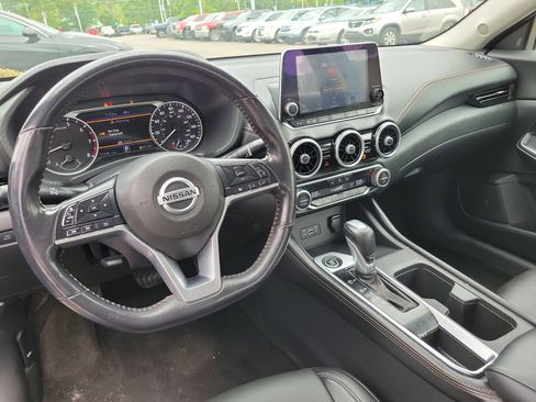 Used 2021 Nissan Sentra SR w/ SR Premium Package FWD image 2