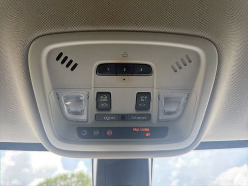 Used 2019 Chevrolet Traverse Premier w/ Redline Edition AWD/4WD image 32