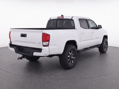 Used 2016 Toyota Tacoma SR5 w/ Towing Package RWD image 4