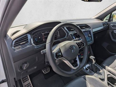 Used 2022 Volkswagen Tiguan SEL R-Line AWD/4WD image 12