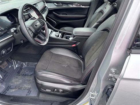 Certified 2022 Jeep Grand Cherokee Trailhawk w/ Luxury Tech Group III image 10