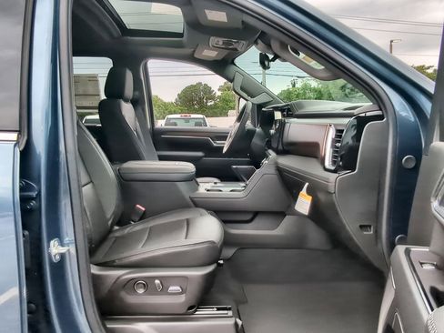 New 2025 GMC Sierra 2500 Denali w/ Denali Reserve Package image 29