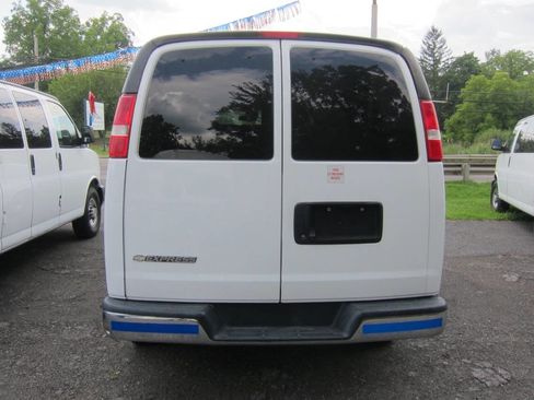 Used 2019 Chevrolet Express 3500 LT w/ LT Preferred Equipment Group image 4
