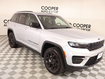 Used 2025 Jeep Grand Cherokee Altitude