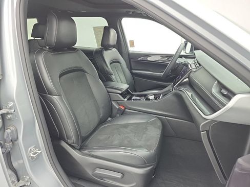 Used 2023 Jeep Grand Cherokee L Laredo AWD/4WD image 48