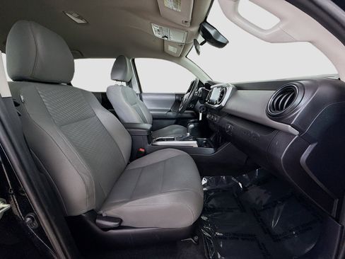 Used 2020 Toyota Tacoma SR5 image 26