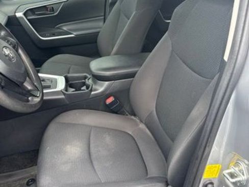 Used 2020 Toyota RAV4 LE w/ All Weather Liner Package AWD/4WD image 8